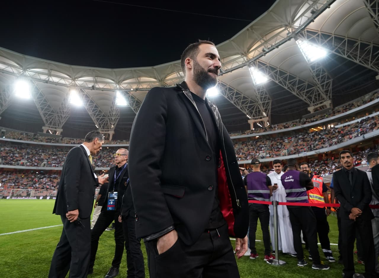 Sin embargo, con el arribo de CR7 a la ‘Vecchia Signora’, Higuaín fue cedido primero al AC Milán y después al Chelsea.