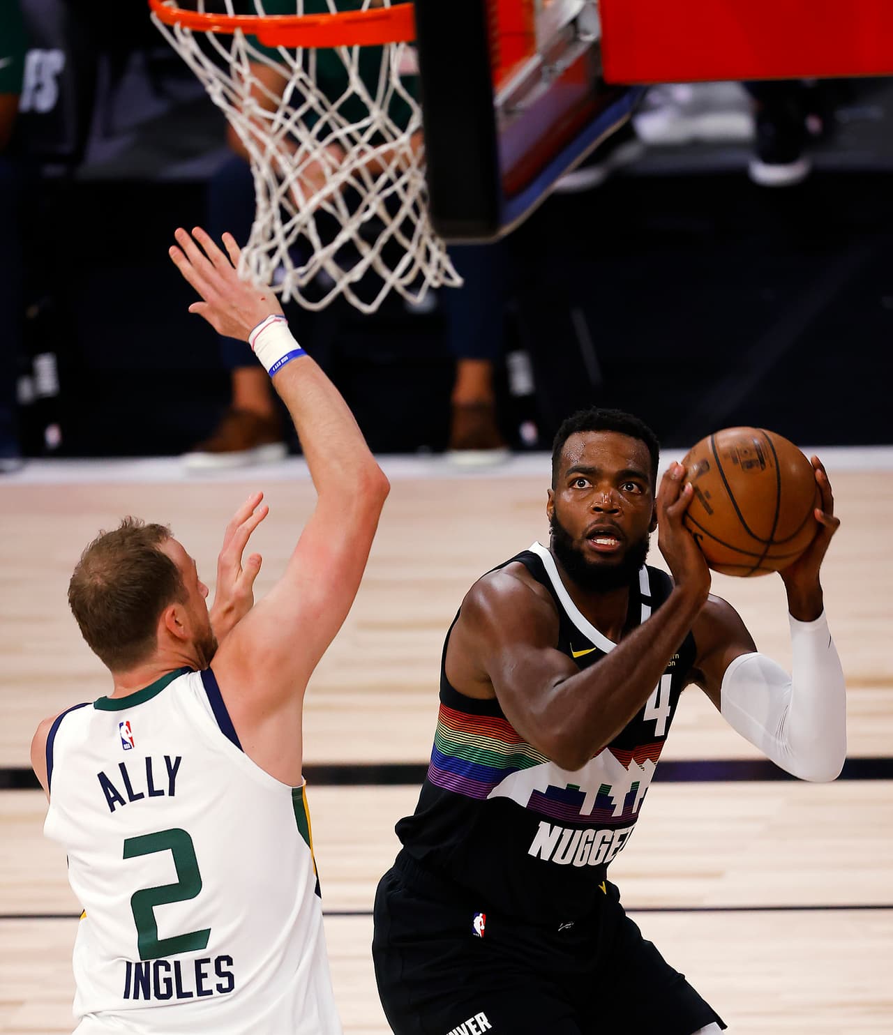 Los Denver Nuggets no se quieren despedir de los Playoffs y con un marcador a favor de 107-117 el Utah Jazz, los Nuggets alargan la serie a un sexto partido.