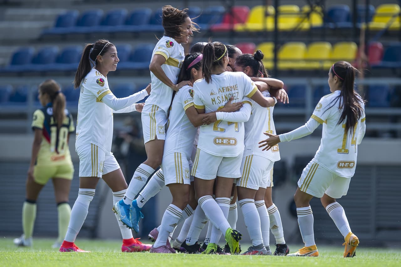 La jugadoras del América no pueden meter ni las manos y las regias se encargan de golear 0-4 al conjunto capitalino.