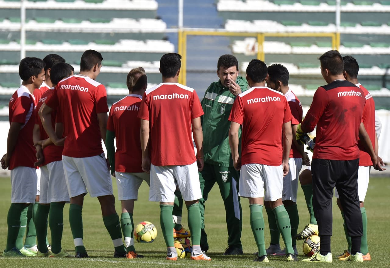 Bolivia se prepara para recibir a Uruguay.