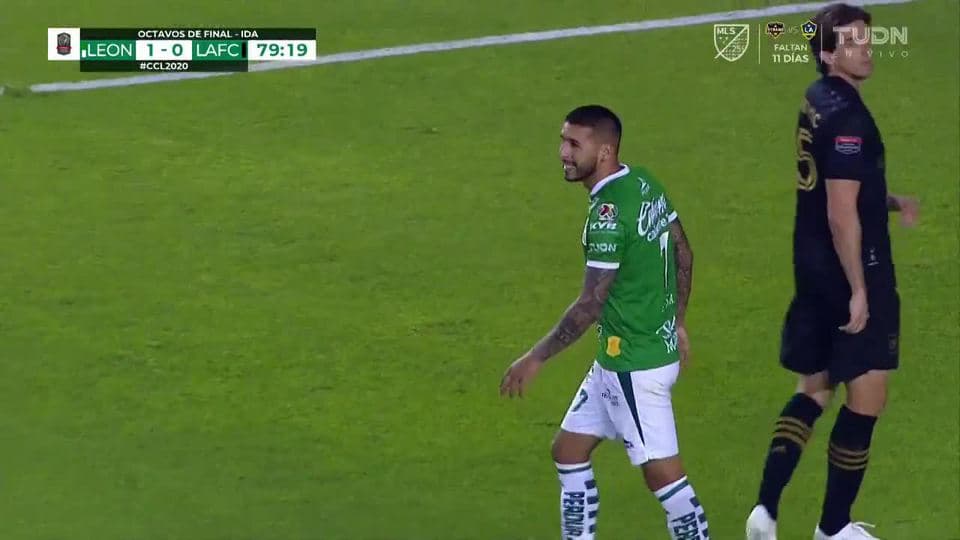 Tiro desviado de Luis Montes