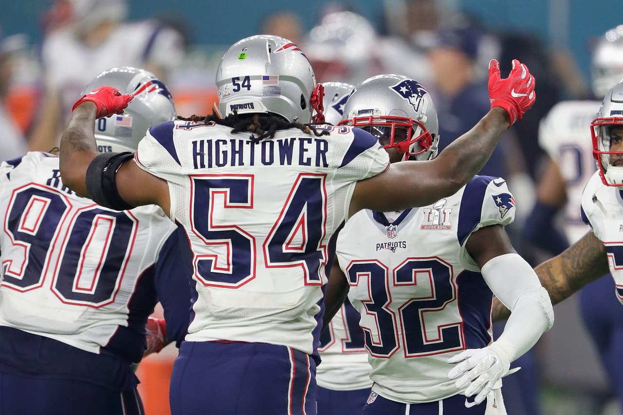 HOUSTON, TX - FEBRUARY 05: Dont'a Hightower #54 of the New England Patriots reacts after a sack on Matt Ryan #2 of the Atlanta Falcons during Super Bowl 51 at NRG Stadium on February 5, 2017 in Houston, Texas. (Photo by Jamie Squire/Getty Images)