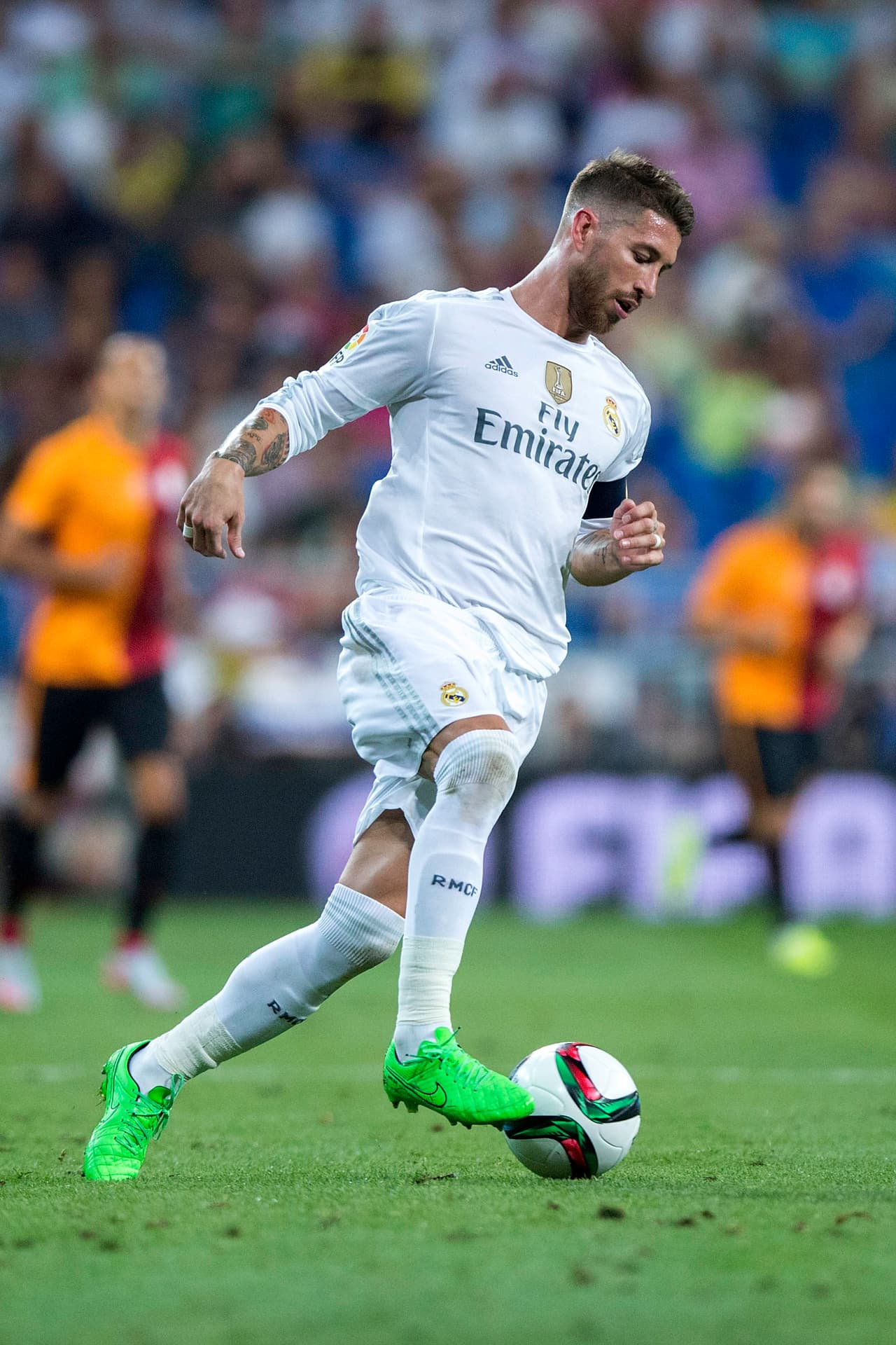 Otro de los ‘culebrones’ que se vivió desde el inicio del mercado de fichajes fue el que protagonizó Sergio Ramos y su guiño al Manchester United para ser el gran líder de la defensa de los Diablos Rojos.