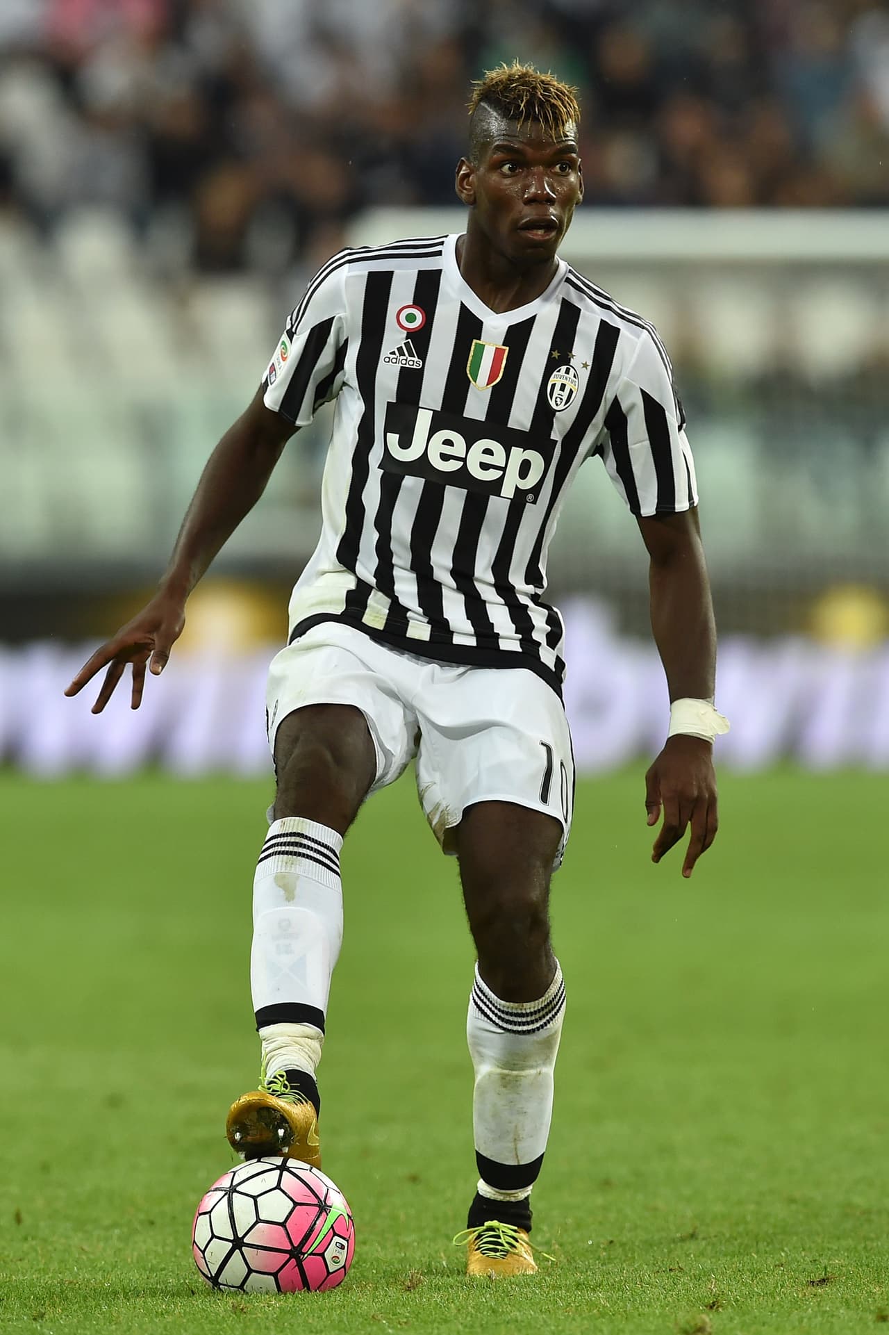 Quien estaba llamado a ser el protagonista del verano por los equipos que se peleaban su fichaje fue el atacante francés Paul Pogba de la Juventus. Tras conquistar cuatro 'scudettos' en la Series A de forma consecutiva y llegar a la final de la Champions su futuro apuntaba más alto a una liga de mayor prestigio.