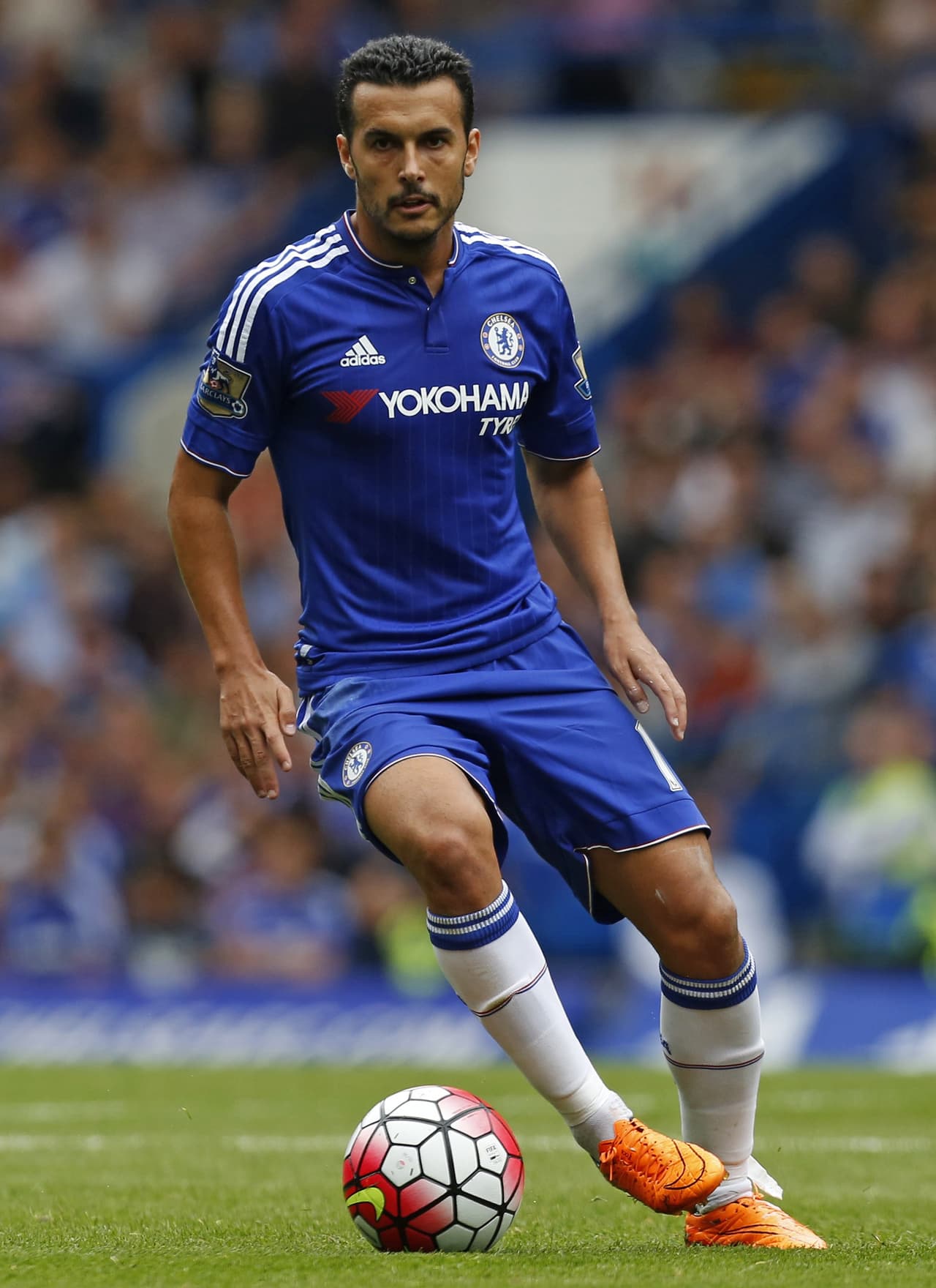 Todo parecía indicar que Pedrito iba a salir del Camp Nou para aterrizar en Old Trafford, pero tras disputar las Supercopas de Europa y España, el seleccionado español sorprendió rechazando al United para aceptar la propuesta de jugar en el Chelsea de Mourinho.