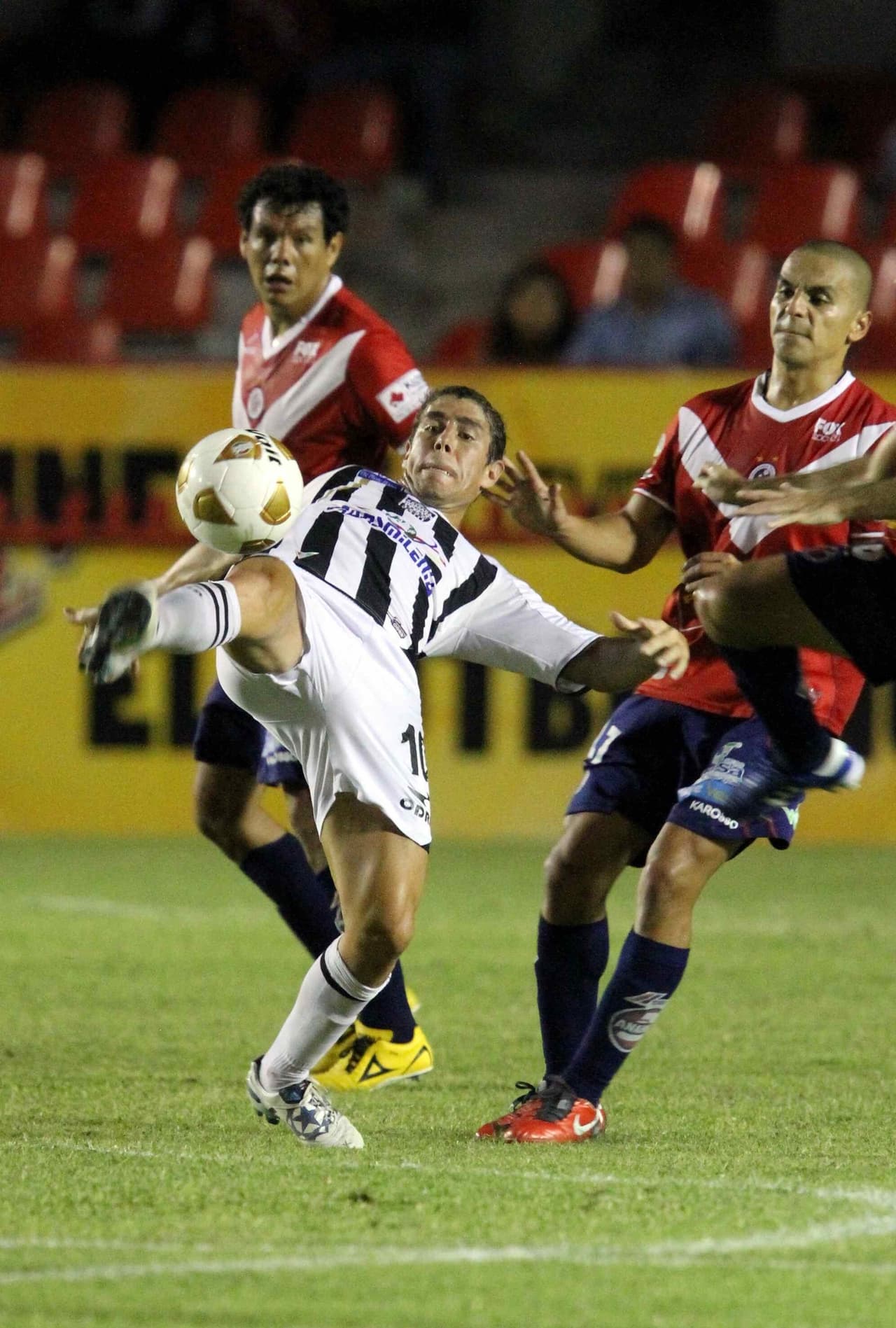 En aquel Veracruz de Sergio Bueno, uno de los defensas centrales era Joel Sánchez.