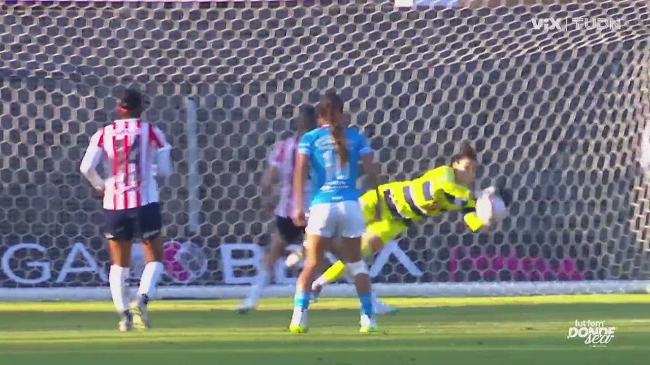 ¡Terrible! Licha Cervantes falla el penalti ante Cruz Azul