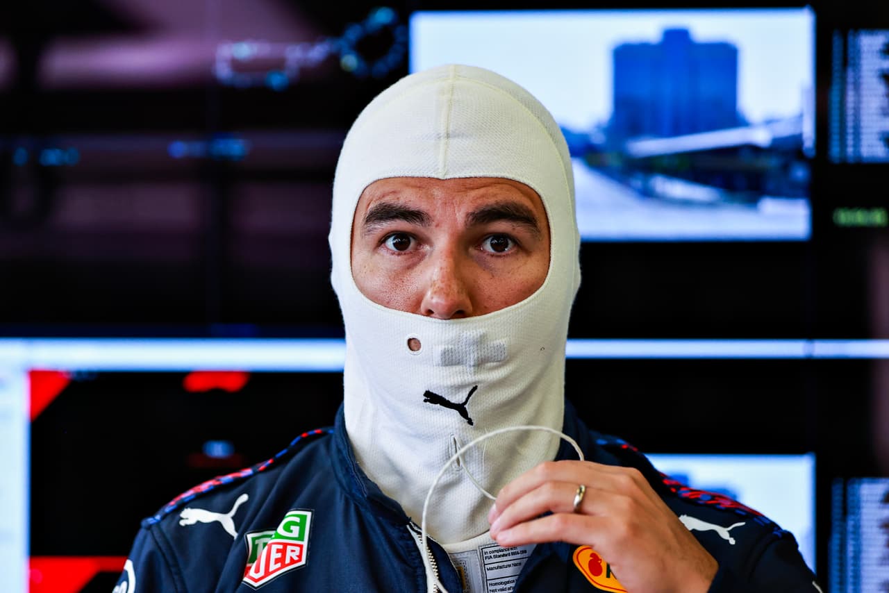 'Checo' Pérez domina el segundo entrenamiento libre en Azerbaiyán