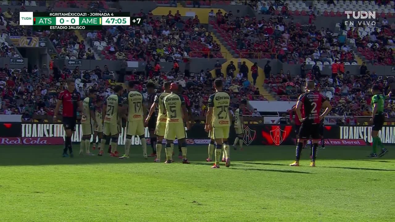 ¡TIRO ATAJADO! disparo por Ánderson Santamaría.