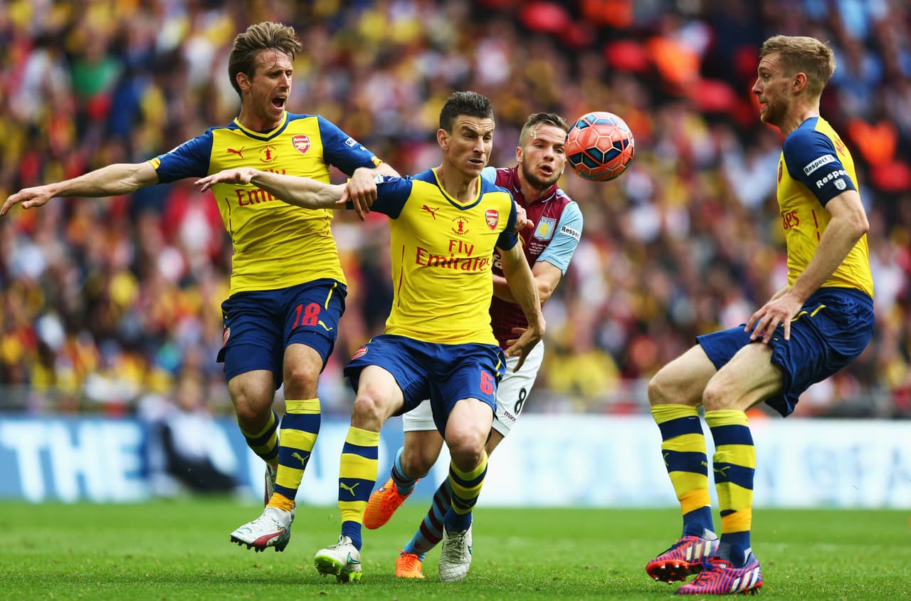 Los Gunners destrozaron al Aston Villa para alzar la Copa de Inglaterra.