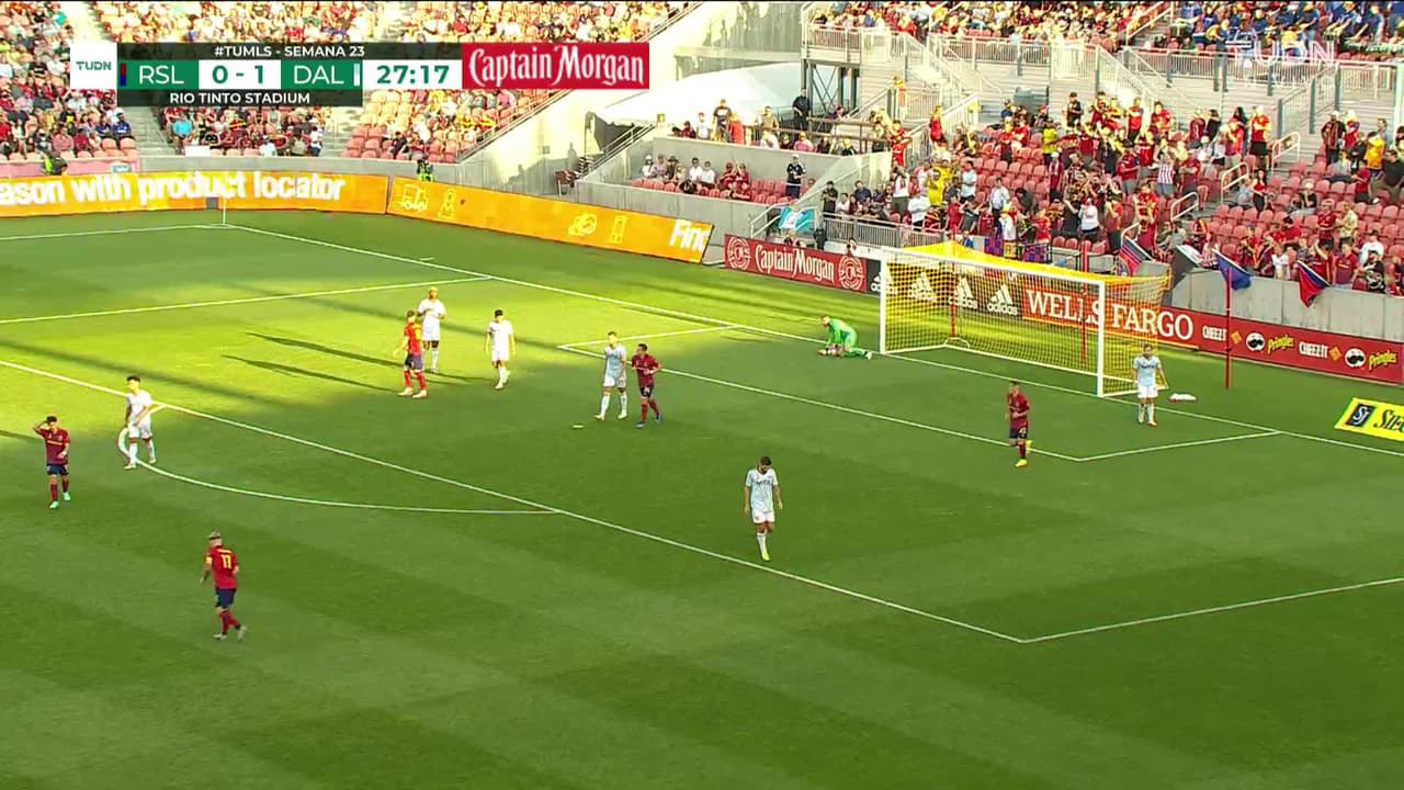 ¡TIRO ATAJADO! disparo por Damir Kreilach.