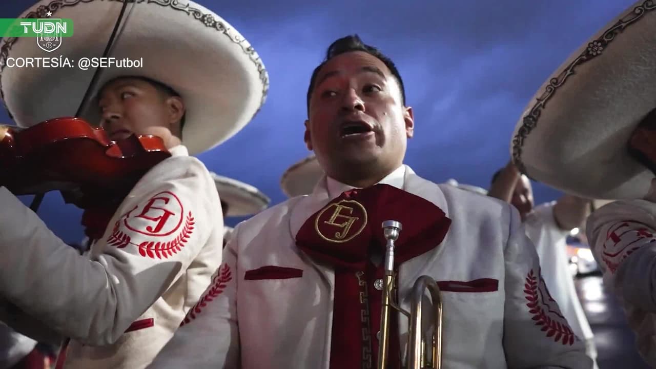 España llega a México al son de mariachi para el juego amistoso ante Perú