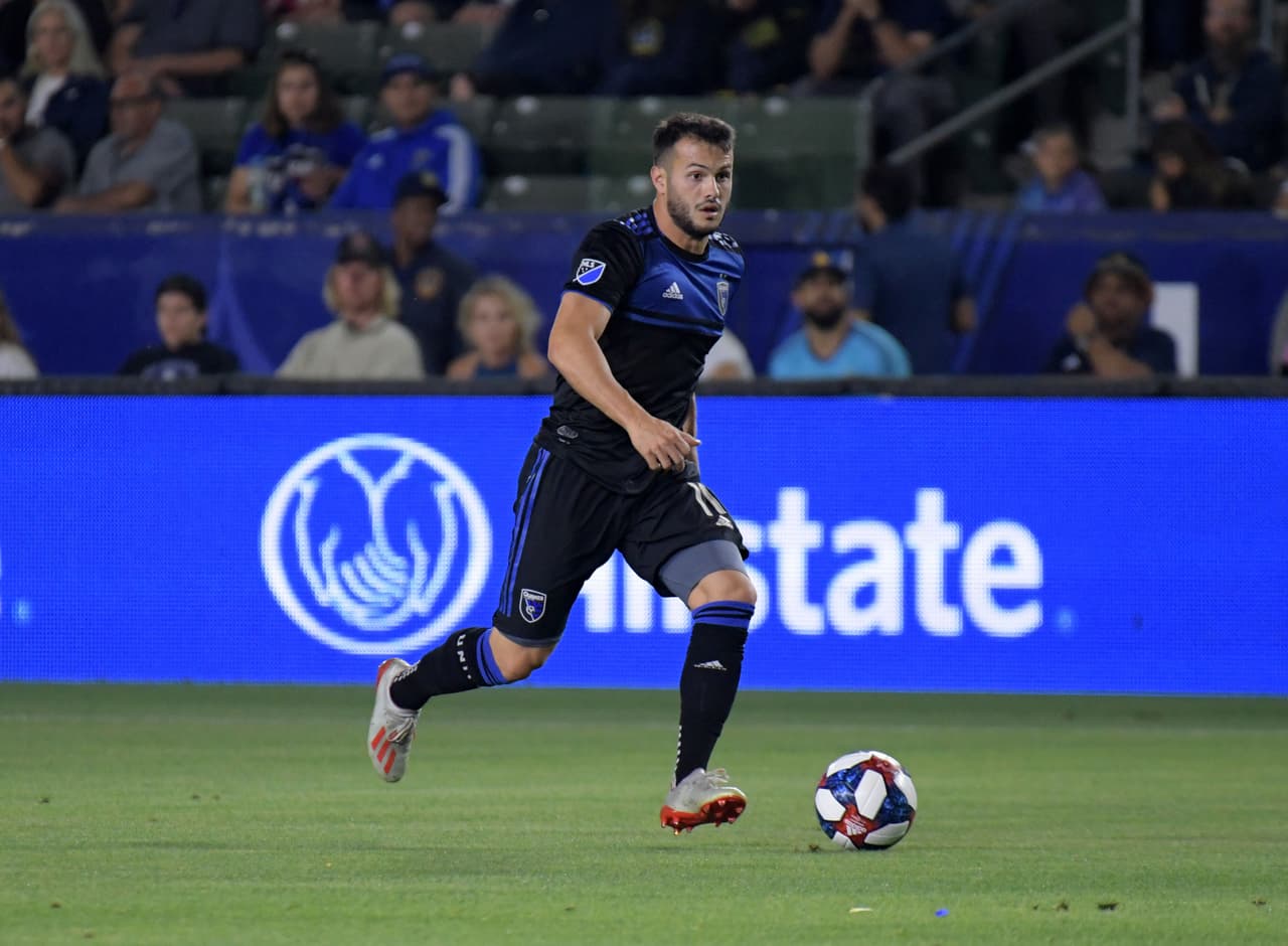 El georgiano Vako abrió la cuenta para la remontada de San Jose Earthquakes, que se impuso como visitante por 3-1 a Vancouver Whitecaps.