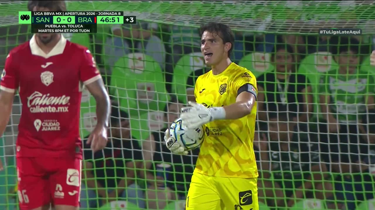 ¡GOL!  anota para Santos Laguna. Diego González