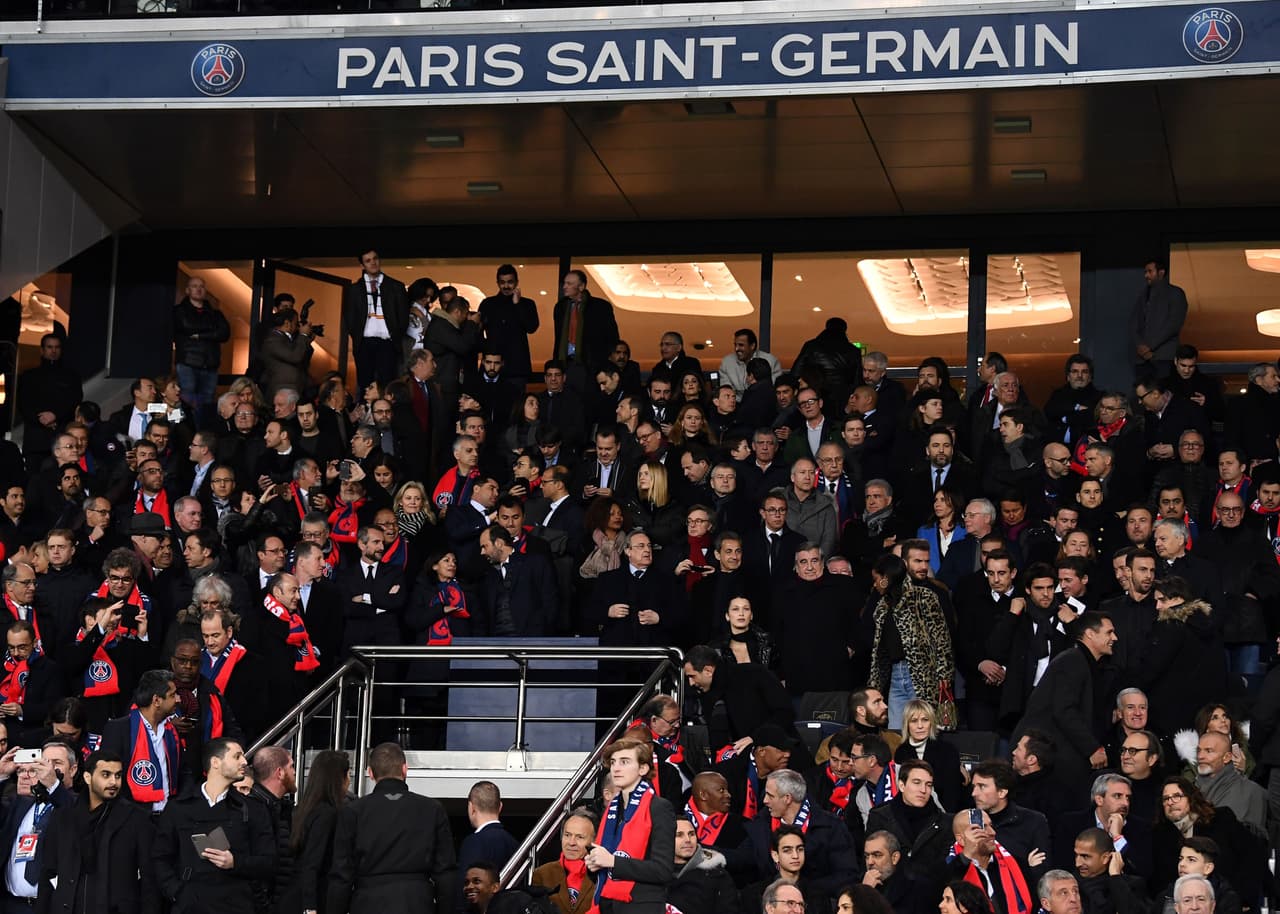 Las tribunas reunieron a varias celebridades de diferentes espacios, como políticos, culturales y obviamente deportivos.