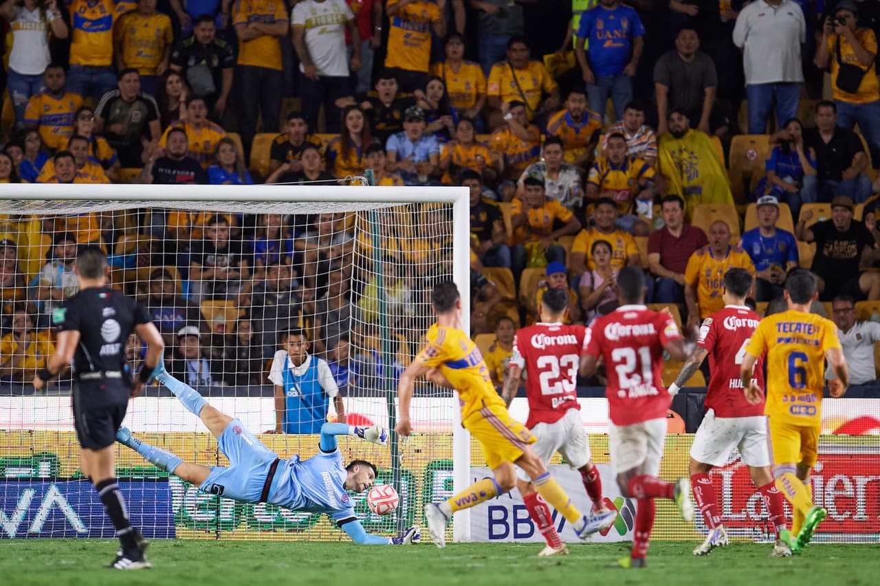 Tigres se impuso 3-1 al Toluca con goles de Sebastián Córdova, André-Pierre Gignac y Florian Thauvin en la Jornada 13 del Apertura 2022.