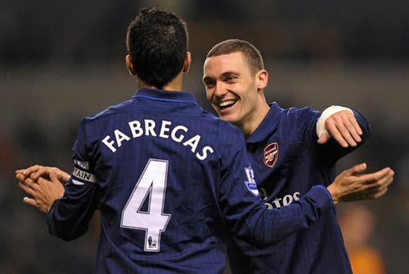 Cesc y Arshavin sumaron dos más para el Arsenal que así ganó 4-1.