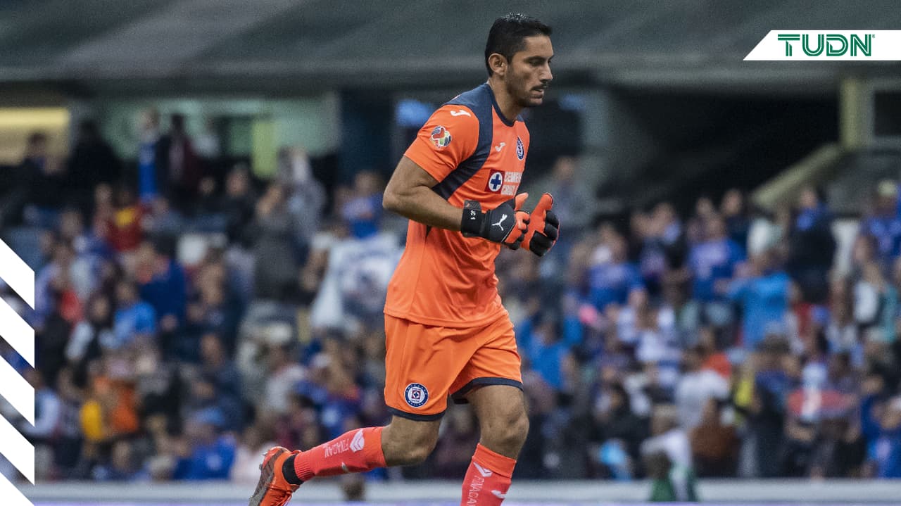 Jesús Corona renovará con Cruz Azul; Siboldi un semestre más