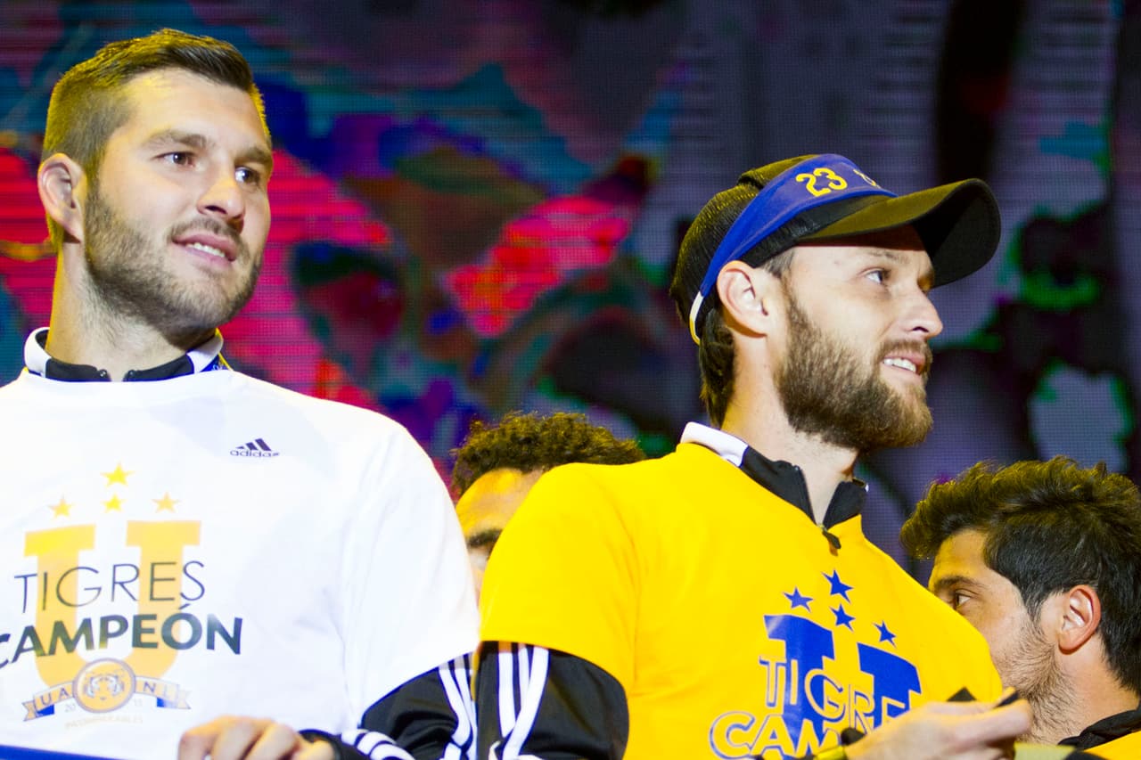 Por su parte, André Pierre Gignac, goleador de los Tigres, se vio un poco serio en los festejos, quizás sorprendido por ser la primera vez que los vivía.