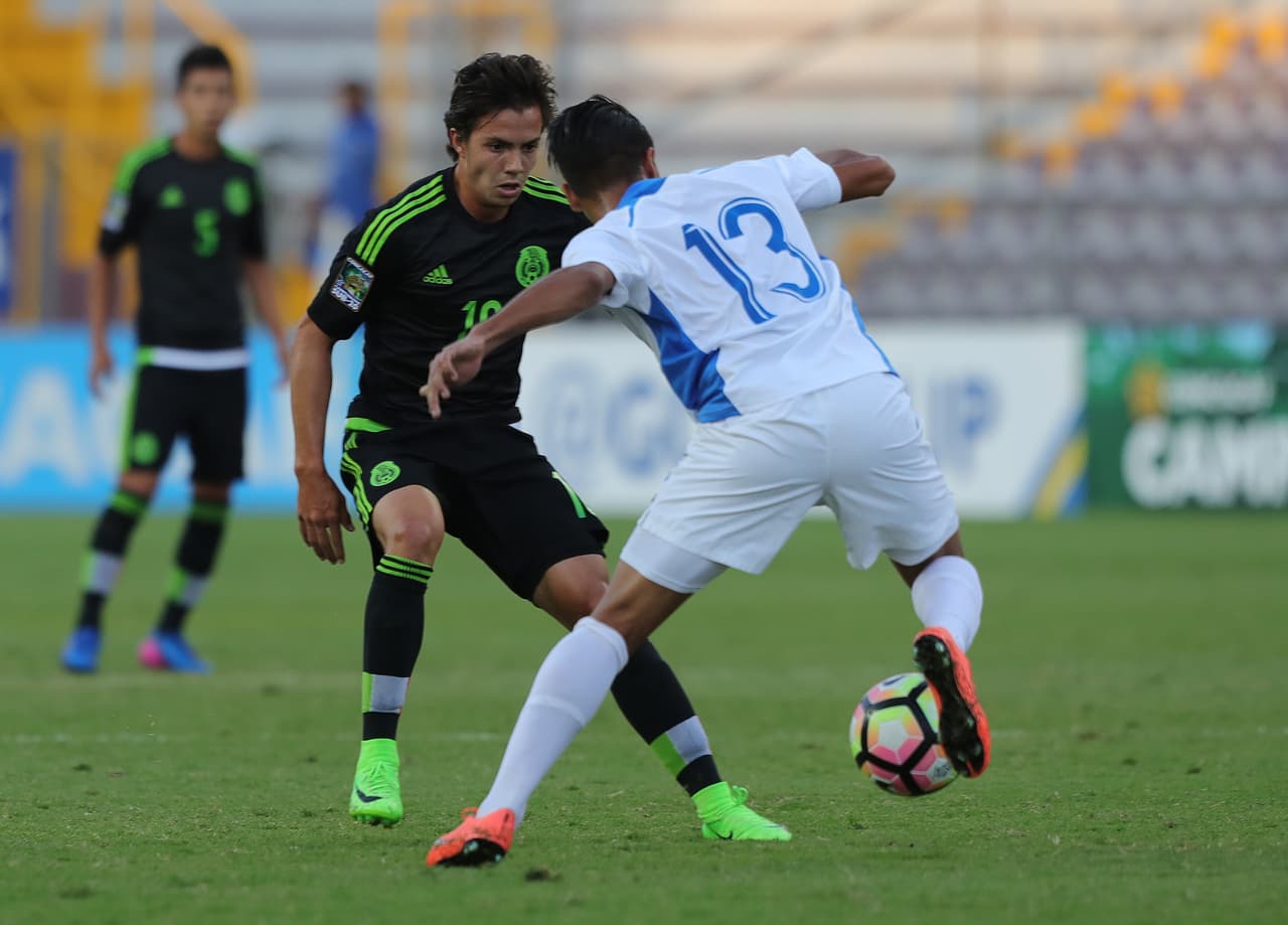 Honduras intentó responder con la habilidad del delantero del Tenerife español Darixon Vuelto, pero la defensa mexicana se replegó con orden y no permitió el empate.