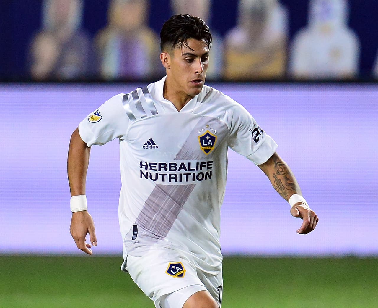 El futuro de Cristian Pavón, objeto de diálogo entre Galaxy y Boca