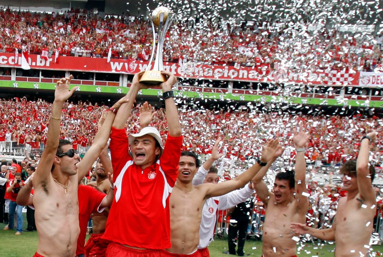 En 1908 se fundó el Internazionale Milano, club campeón de la Champions y de Italia; cruzando el charco tiene al Internacional de Porto Alegre y recientemente al equipo de Beckham, con quien tiene algunos mal entendidos.