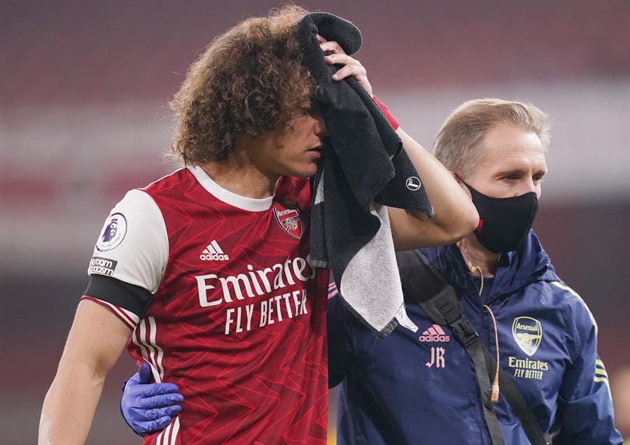 Wolverhampton se lleva la victoria 2-1 ante el Arsenal. El mexicano Raúl Jiménez salió lesionado y conmocionado tras un choque de cabezas. Los goles de los Wolves corrieron a cargo de Pedro Neto y Daniel Podence, mientras que el único tanto de los 'Gunners' fue por parte de Gabriel Dos Santos Magalhaes, en la Premier League.