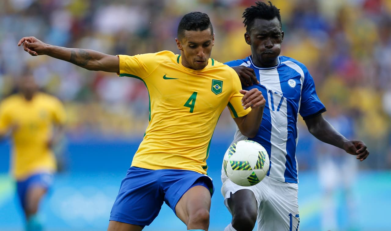 El verdadero nombre de Marquinhos no lo conoce mucha gente ya que todo el mundo lo conoce por su apodo. Su verdadero nombre es Marcos Aoás Corrêa.