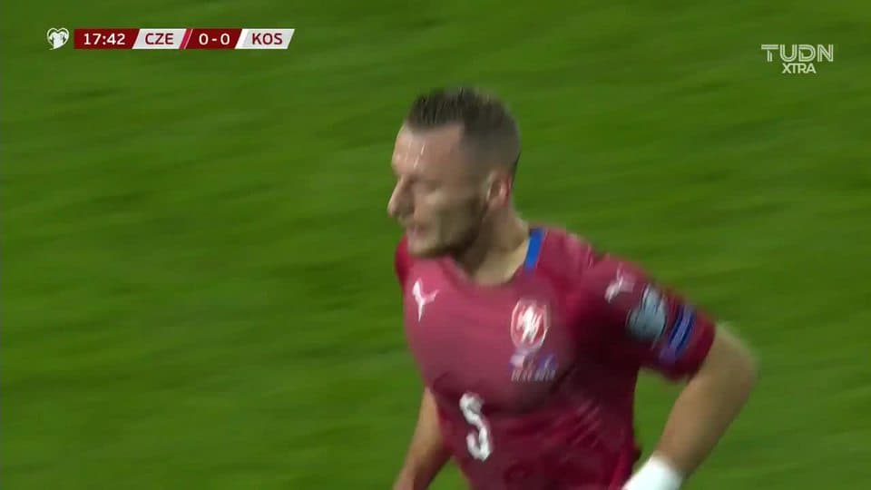 Tiro desviado de Vladimir Coufal