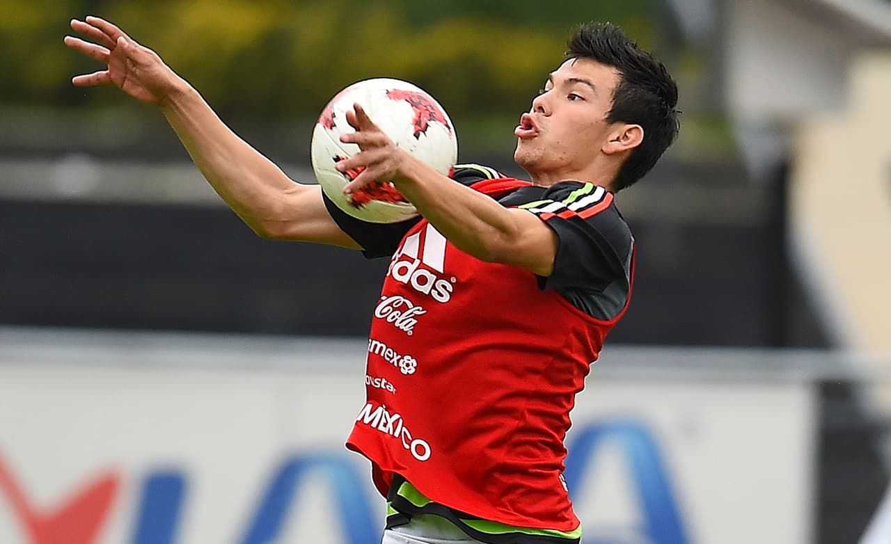 Hirving Lozano ha tenido una excelente adaptación al fútbol europeo y su comienzo en el PSV Eindhoven fue tan bueno que incluso superó al del propio Ronaldo Nazario en su momento.
