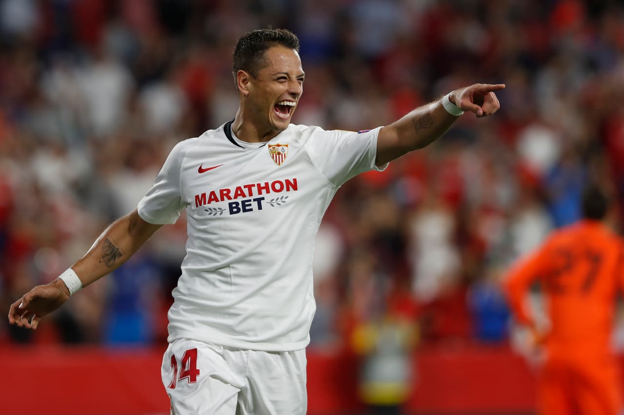 Con gol del Chicharito Hernández, el Sevilla venció al Apoel 1-0.