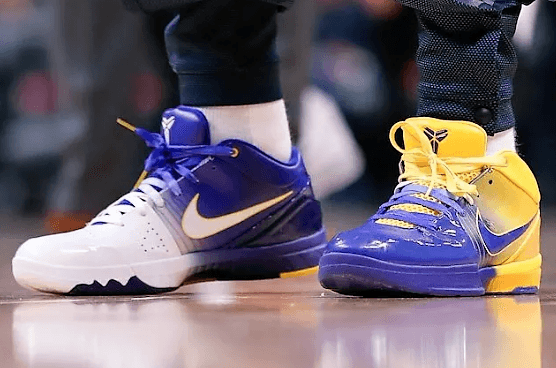 Un colorido modelo, y muy bien armonizado es que el portó Isaiah Thomas de los Denver Nuggets, unos Nike Kobe 4 “Four Rings” + “Parade".