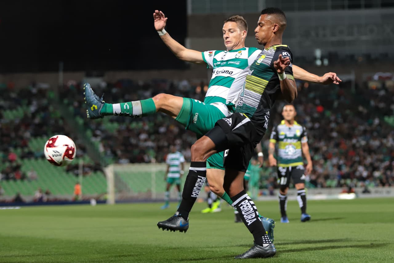 ¡Partidazo en la Comarca Lagunera! Santos vence al León 3-2 con autoridad y dos goles de penal.