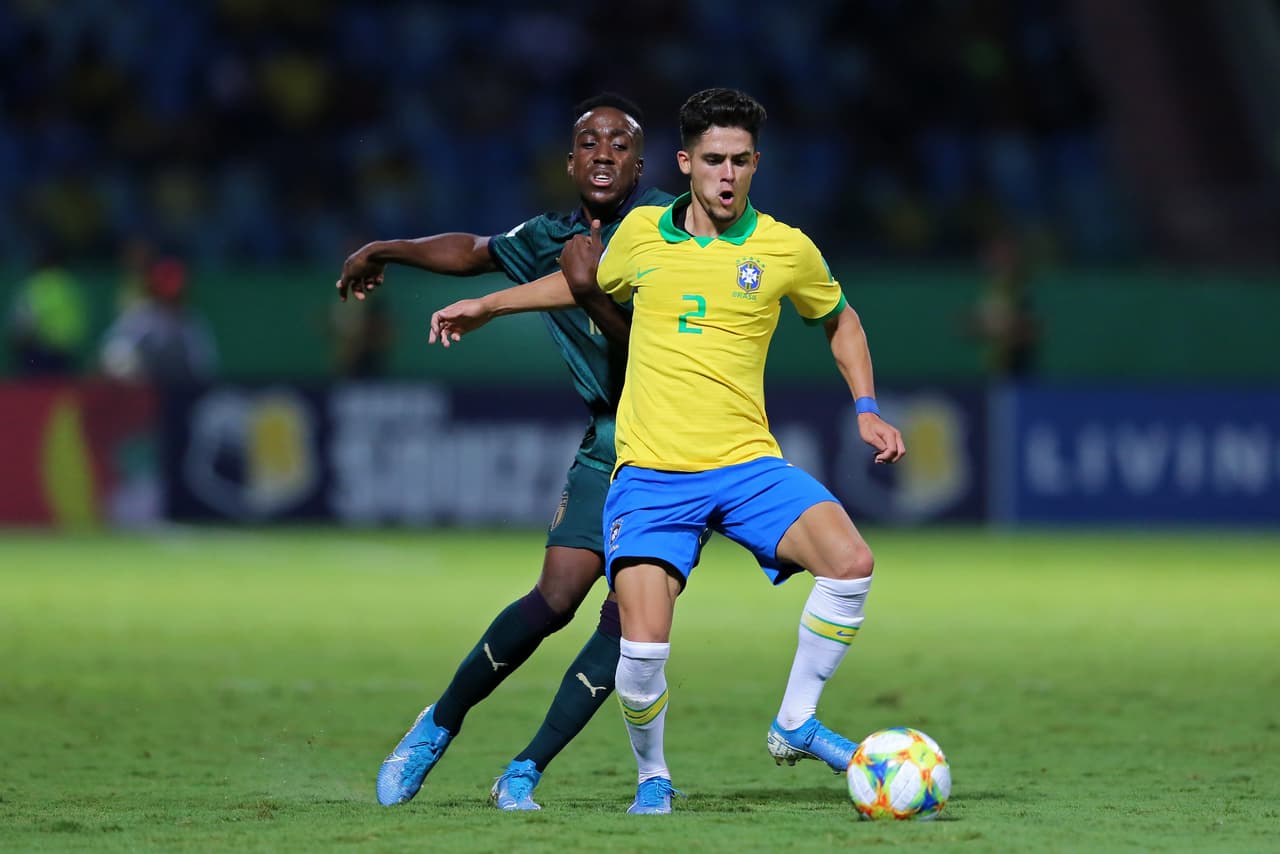 Brasil 2-0 Italia. Con goles de Patryck y João Peglow, la verdeamarela vence 2-0 a Italia y avanza a semifinales.