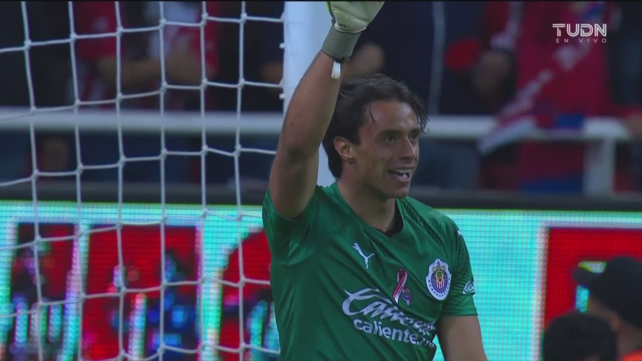 ¡Increíble golazo de Toño Rodríguez y decreta el 3-1 de Chivas!