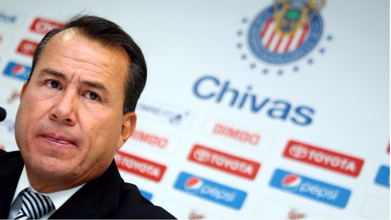 <b>Efraín Flores:</b> Flores tuvo un gran Clausura 2008, al mantenerse invicto por las primeras 11 jornadas. Fue destituido en el Clausura 2009, al ligar tres derrotas consecutivas.