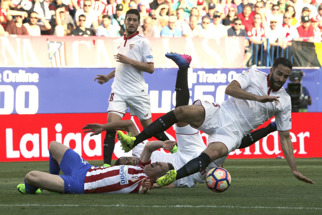 Sevilla no tuvo ninguna reacción frente a un rival que es directo en la tabla de posiciones con miras al cupo directo a la Champions League.