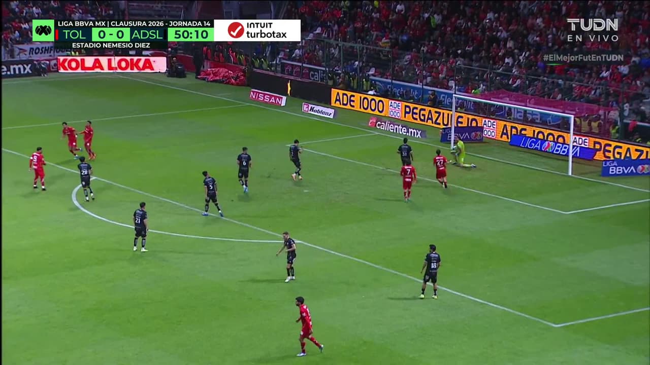 ¡TIRO ATAJADO! disparo por Alexis Vega.