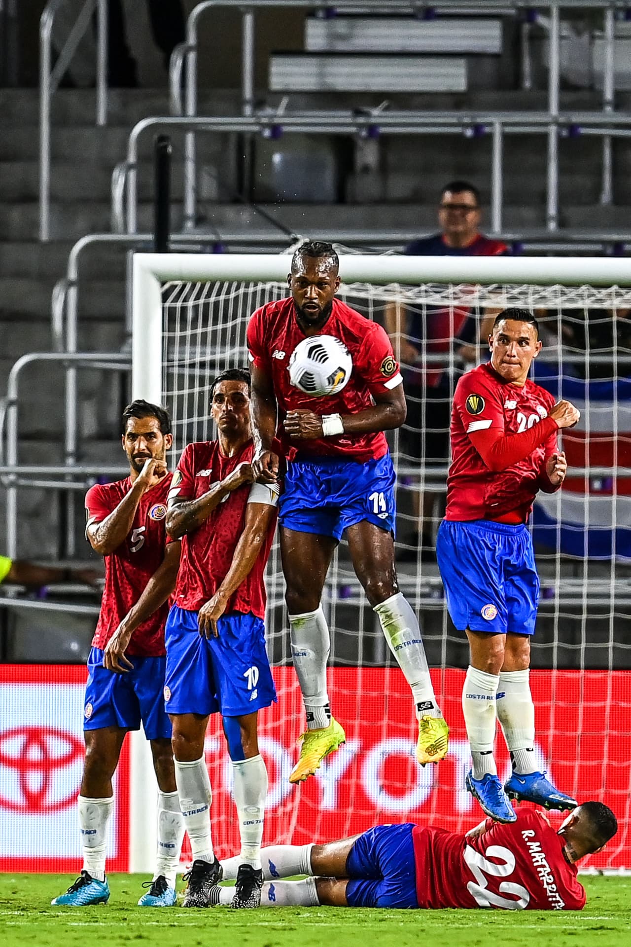 Costa Rica hizo valer su condición de favorito y se impuso con autoridad a la Selección de Guadalupe.