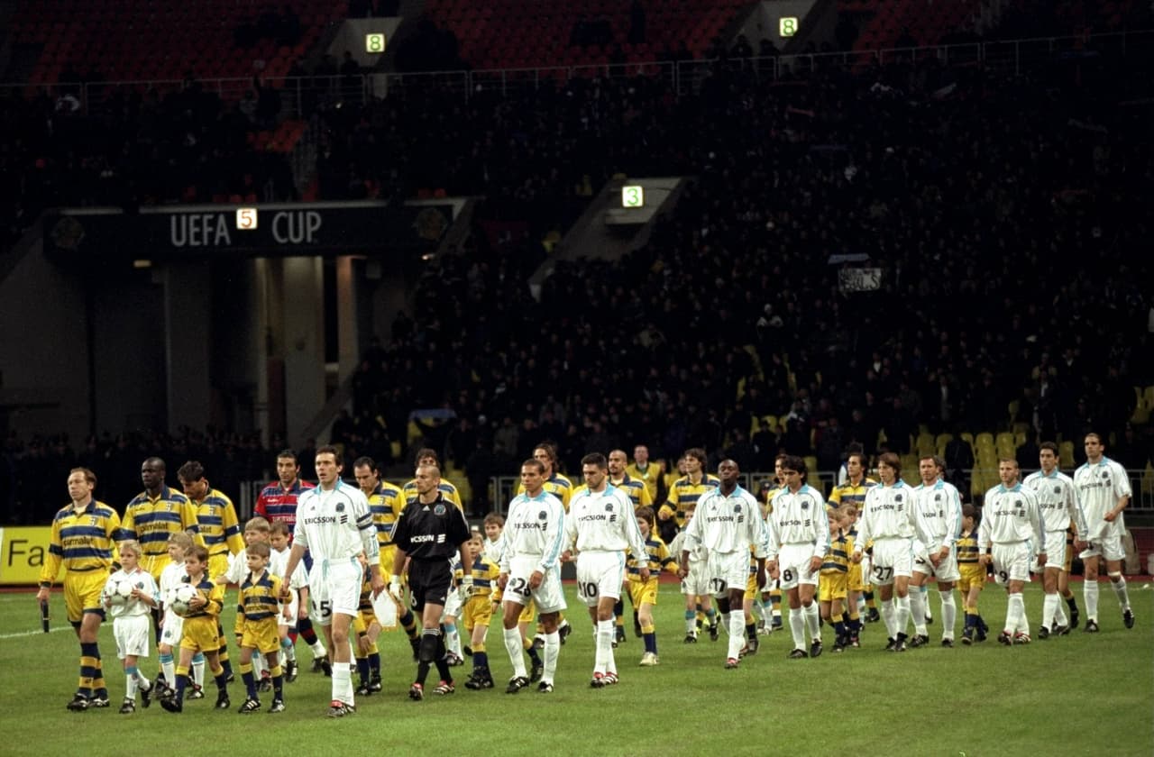 El segundo título en importancia del fútbol de clubes de Europa se jugó 62.000 espectadores italianos y franceses, en su mayoria.