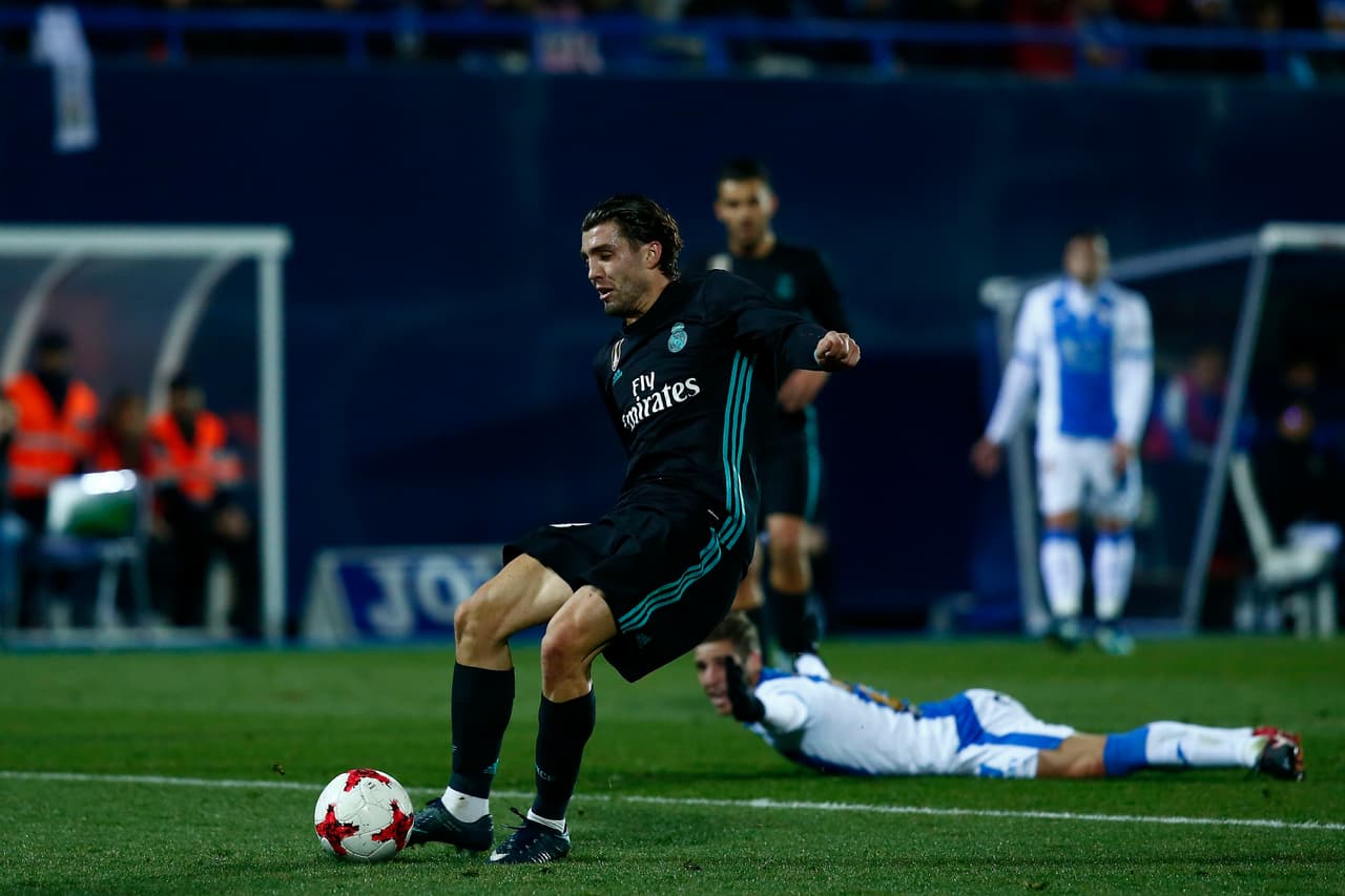 La más clara del primer tiempo la tuvo Mateo Kovacic aprovechando un error en salida de los Pepineros.