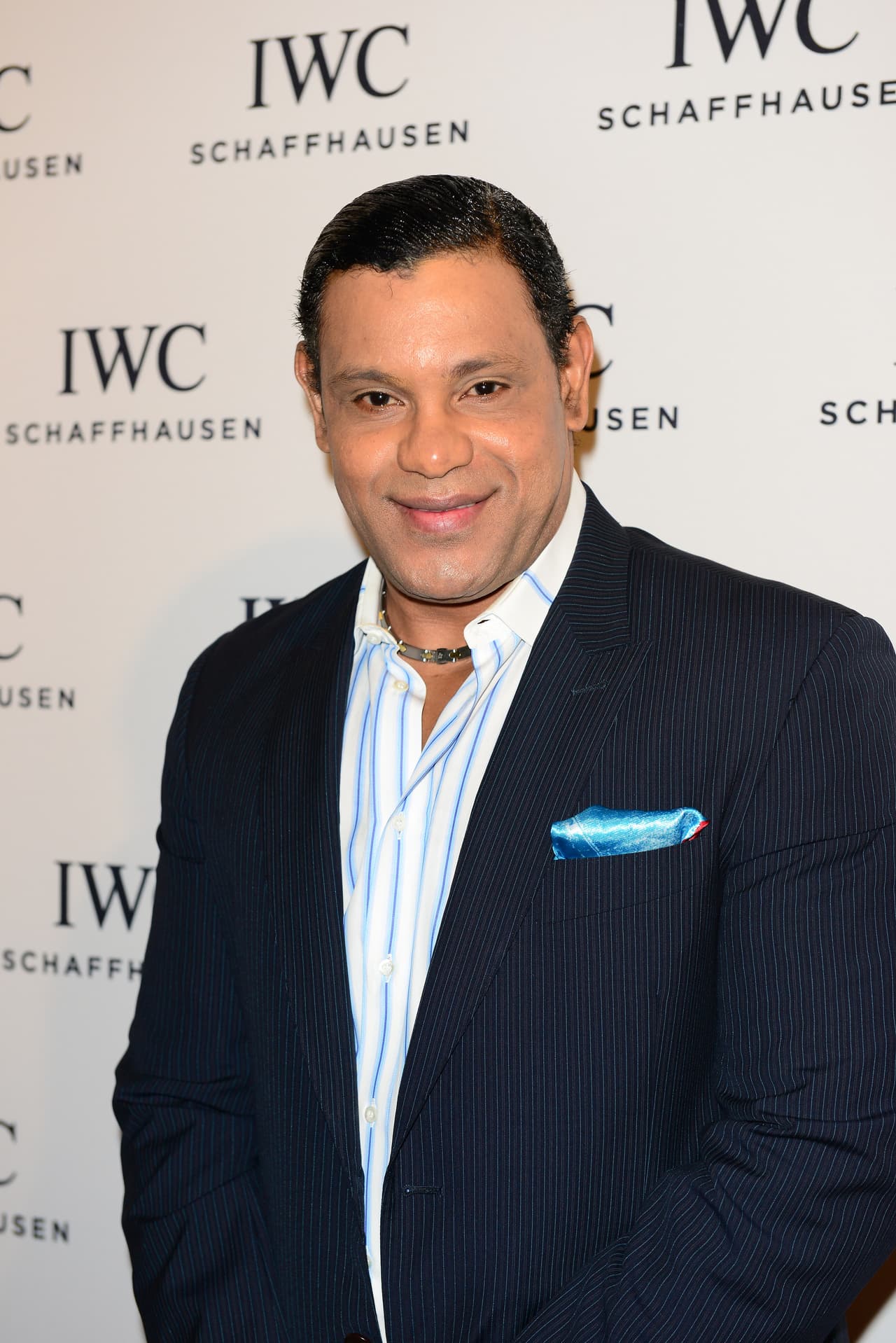 Como si fuera poco, hay quienes dicen que no se ha tratado únicamente de un tema de piel sino también de facciones.