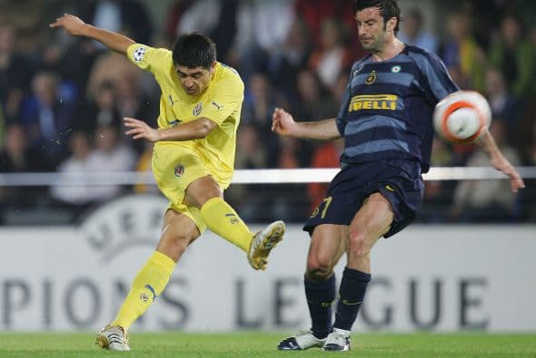 En el 2005 disputó la Champions League con el Villarreal (primera del equipo en su historia) y tuvieron un gran papel venciendo a rivales de la talla del Manchester United, Inter de Milán y Benfica entre otros.
