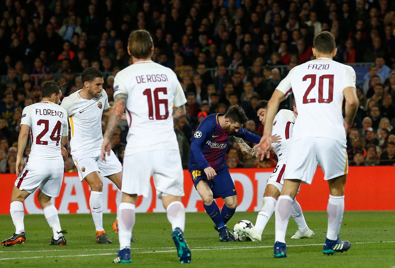 Messi intentó en jugadas individuales, pero no pudo conseguir el espacio para marcar. También encontró muy bien parado a Alisson.