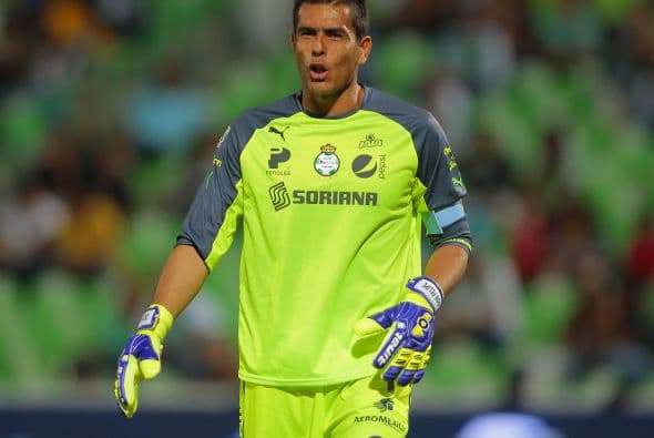 Mayo de 2013, sobre Oswaldo Sánchez: ''Da pena, es miserable, nunca fue un gran líder''.