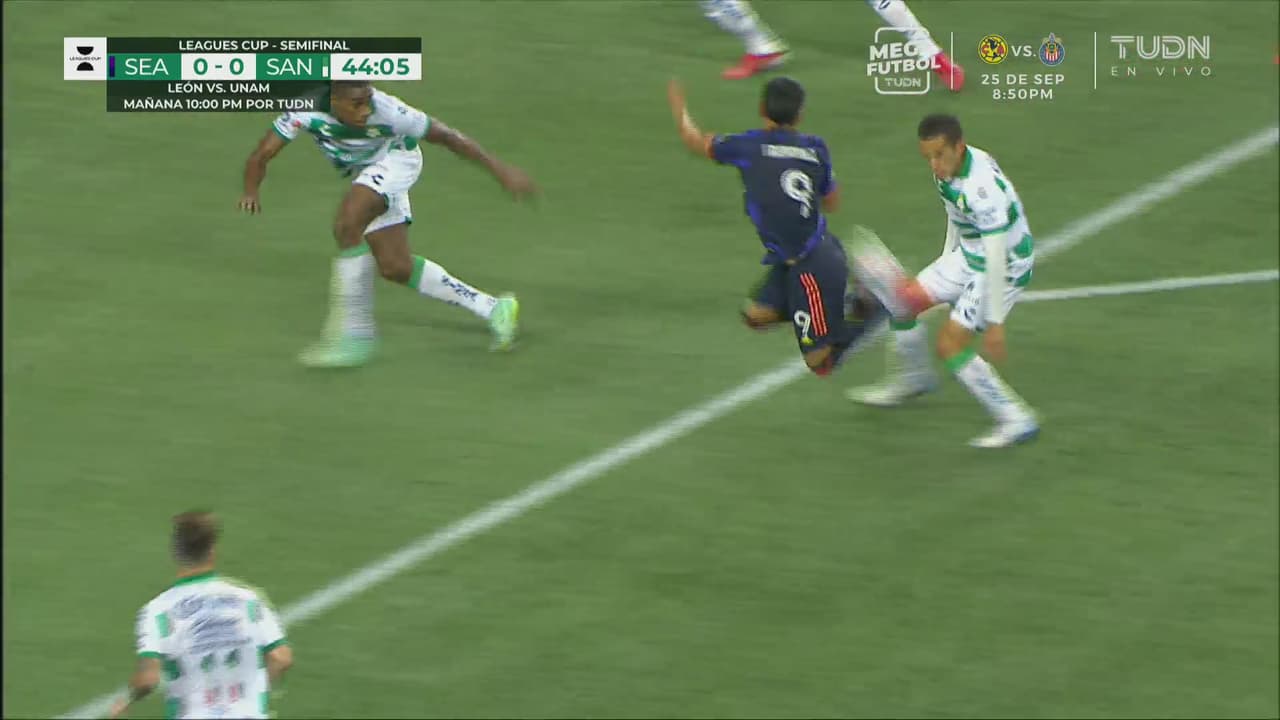 ¡Se quiso pasar de cremoso! Ruidíaz intenta una de lujo ante Torres