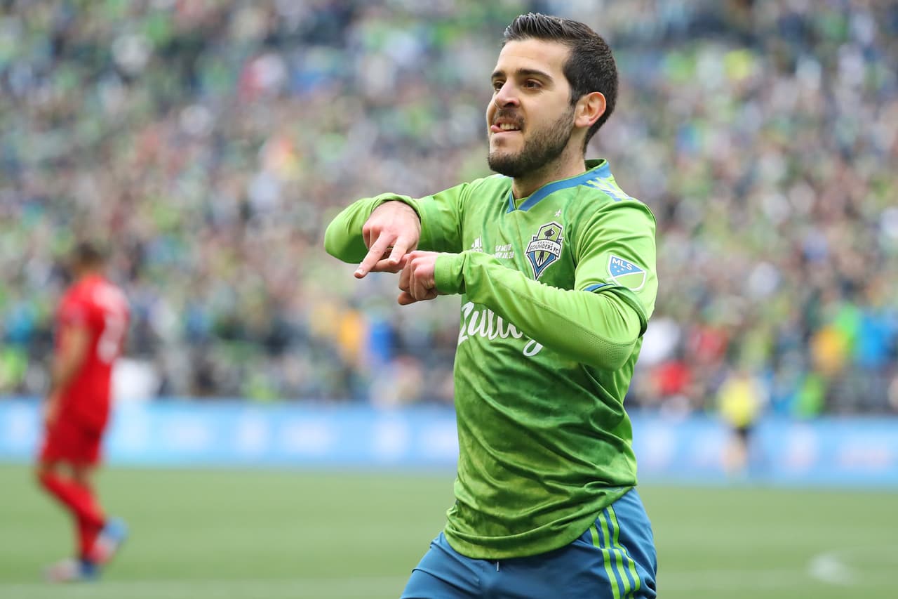 Maradona confirma que seguirá como técnico de Gimnasia