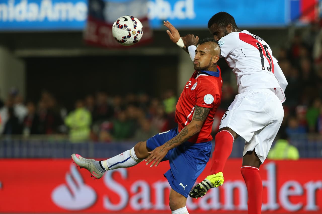 Parecía que Perú le daba la vuelta al marcador, ya que mantenía el control de la pelota.