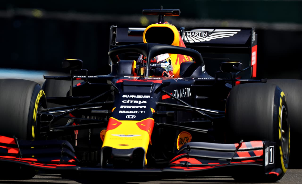 Este sábado, en el Circuito Paul Ricard de Le Castellett, se corrió la clasificación para el Gran Premio de Francia de este domingo. Los Mercedes siguen imbatibles y Lewis Hamilton logró su tercera Pole de la temporada. En segundo lugar partirá Valtteri Bottas y tercero será Charles Leclerc. Sergio 'Checo' Pérez, por su parte, se metió en el Top 15 ocupando el puesto 14.