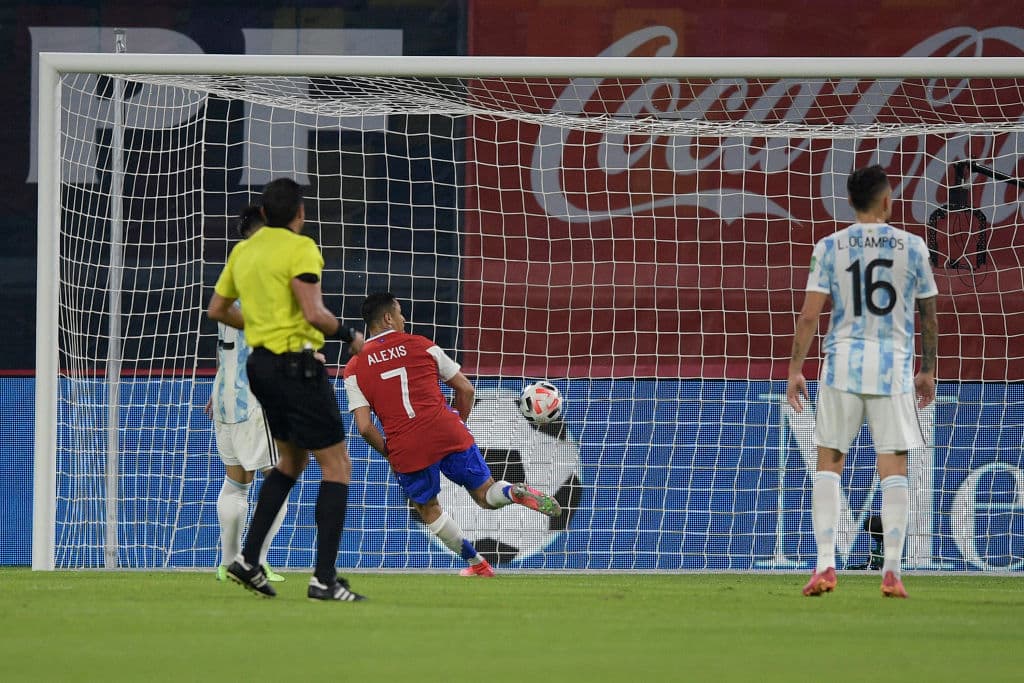 Lionel Messi y Alexis Sánchez fueron los encargados de anotar en el empate 1-1 entre Argentina y Chile.